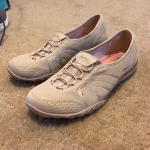 Like New Skechers